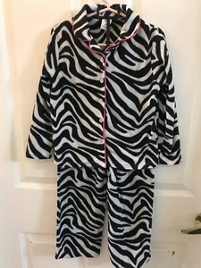 Girl’s Zebra Print Long Sleeve Pants Pajamas Size 4/5 Preowned - Picture 1 of 3