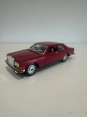Burago 1975 Rolls Royce Camargue red 1/22 Burago Diecast Model Car - Image 1 of 4