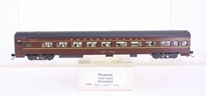 HO Rivarossi Pennsylvania Railroad Streamlined Coach Dual Lights Kadees - Picture 1 of 8