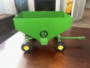 John Deere ERTL 1:16 Gravity Feed Wagon 4164 9011 Pressed Steel Farm Trailer - Picture 1 of 6