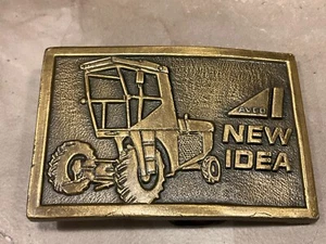VINTAGE 1970s AVCO NEW IDEA TRACTORS & FARMING COMPANY BELT BUCKLE - Picture 1 of 6