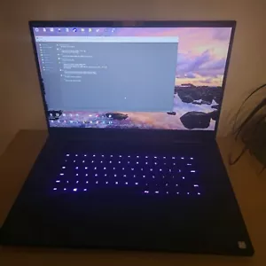 Razer Blade Pro 17", RTX 2080 SUPER, 300Hz, i7-10875H, 16GB RAM, 1TB - Foto 1 di 11