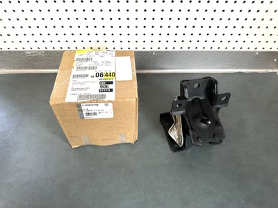 GM OEM NOS 25814756 montaje de motor GMC Sierra 3500 HD 2011-2016 6,0 L Foto 1 de 2