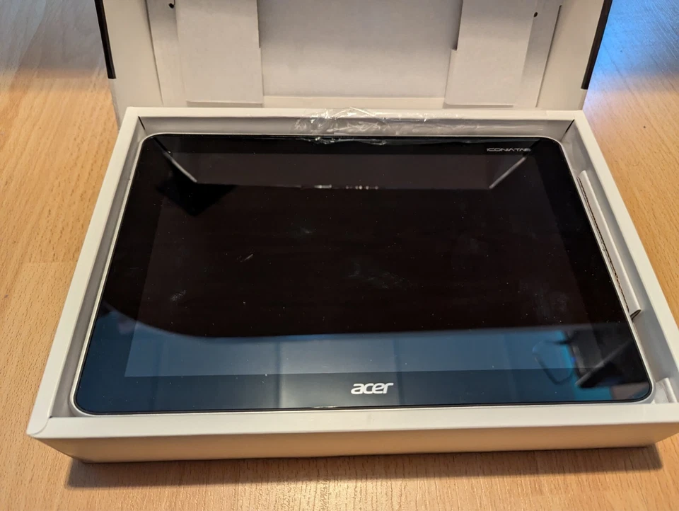 Acer Iconia A700 - NOT WORKING - Image 1 of 4