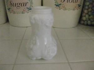 Vintage Westmoreland Milk Glass Sugar Shaker Muffineer Wth Floral Design No Lid - Picture 1 of 7