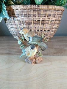 Pájaros de porcelana vintage cantando en un arbusto/árbol 4 pulgadas X 3,5 pulgadas - Imagen 1 de 9