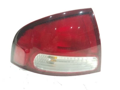 2000-03 Nissan Sentra Drivers Left Tail Light - Quarter Mount SEE DESCRIP - Image 1 of 3