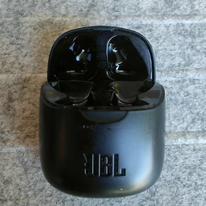 SOLO custodia di ricarica JBL Tune 225 TWS - Zdjęcie 1 z 4