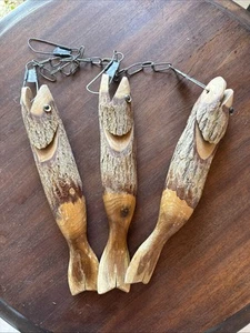 Vintage Folk Art Wood Carved Fish On Tackle - Picture 1 of 5