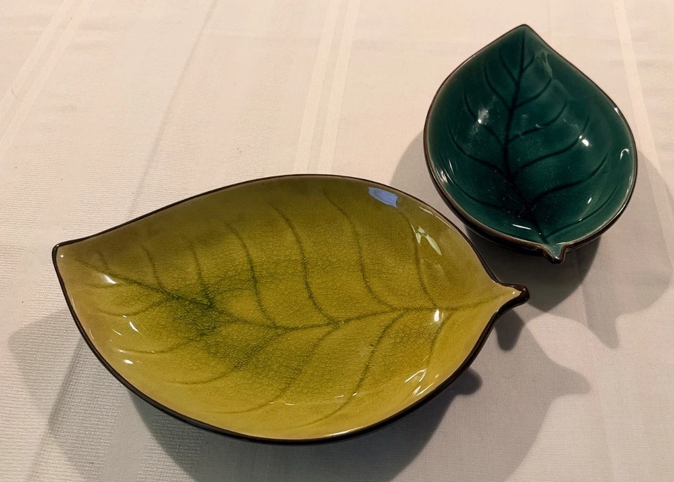 Juego de 2 Bandejas Relish Pier 1 Hoja Tazón Plato Verde y Verde Azulado Gres 9", 7" Foto 1 de 4