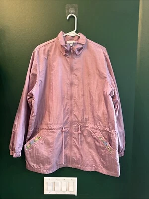 Chaqueta cortavientos grande para mujer Blair cremallera completa rosa bordada flor al aire libre Foto 1 de 4