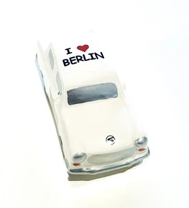 Nostalgische Keramik Spardose Sparbüchse Trabbi Trabant DDR Berlin Souvenir Weiß - Bild 1 von 5