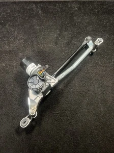 2014 Maserati Quattroporte Front Windshield Wiper Motor Linkage OEM 670007561 - Picture 1 of 10