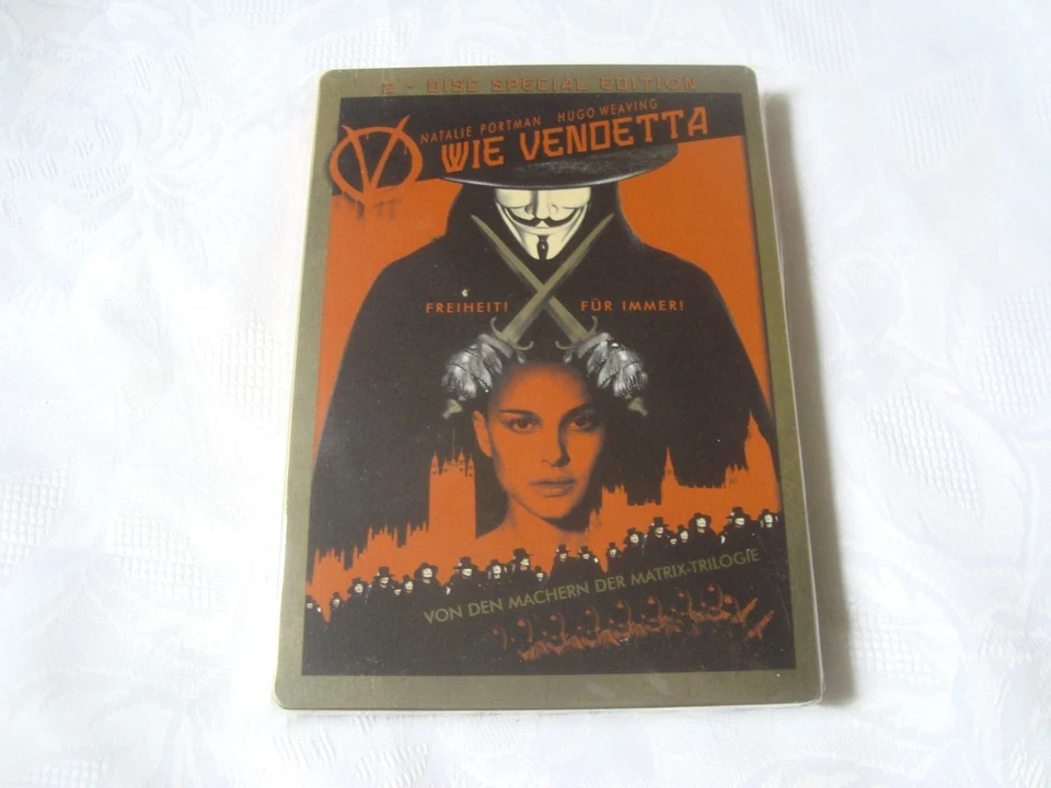 V FOR VENDETTA SteelBook + limited graphic novel book Natalie Portman DVD  - Image 1 of 4