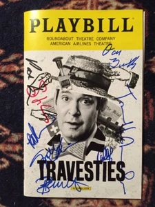 Tom Hollander e Cast Travestiti Firmati Playbill - Foto 1 di 6