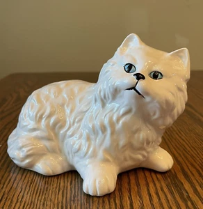 White Persian Cat Figurine Vintage 7" Blue Eyes Cream Cute Kitty Kitten - Picture 1 of 11