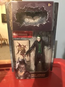 The Dark Knight Modellino The Joker con prove sulla scena del crimine - Foto 1 di 2