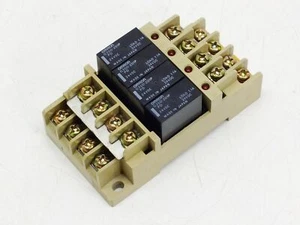 Omron G3S4-D1 Omron G3S4-D1 Terminal SSR 24VDC Rated Load Voltage G3SD-Z01P-PD - Picture 1 of 4