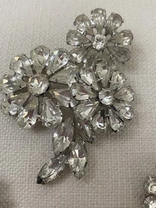 Broche y pendientes de clip vintage de diamantes de imitación Wiesner florales - Imagen 1 de 10