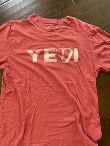 Yeti T Shirt T-bone Steak SZ Small Red - Picture 1 of 5