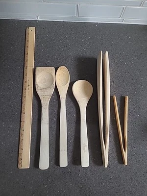 Pampered Chef Wooden Spoons Set of 3 Bamboo Spoon Set & 2 Pair Tongs - Image 1 of 2