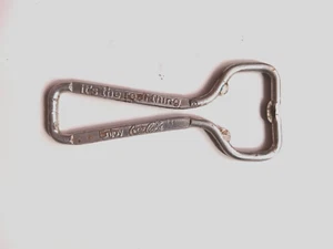 Abridor de botellas de metal vintage de Coca Cola "Its The Real Thing" ~ DISFRUTA de Coca Cola 1969 - Imagen 1 de 8