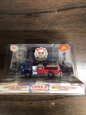 Code 3 2001 K*B Toys Mack C Pumper 4 (12353) Mint in Dome - Image 1 of 4