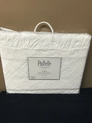 PIU BELLE PiuBelle QUILT WHITE MATELASSE Diamond Raffled Edge QUEEN 92'' x 96'' - Image 1 of 4