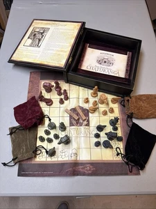 Chaturanga Gioco Classico Dall'India Scatola Legno 02040 Front Porch Classic Completo - Foto 1 di 14