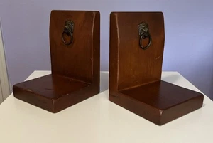 Vintage Paar Massivholz Buchstützen Messing Löwenkopf Ring Verzierung Buchstützen - Bild 1 von 10