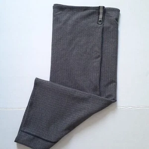 Bufanda Lululemon Vinyasa Rulu en Mini Cuadros Piqué Ultra Violeta Jaspeado Negro - Imagen 1 de 5