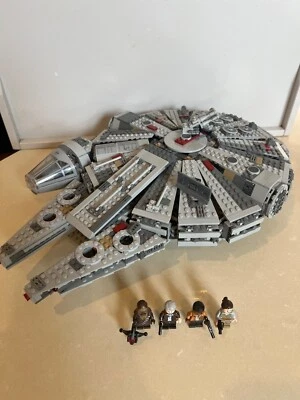 Lego Star Wars set 75105 Millennium Falcon - image 1 of 4