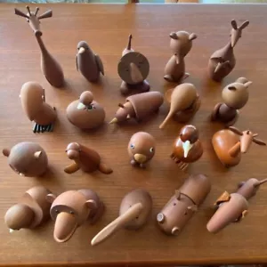 Senshukai Royal Pets Set di 20 animali in legno merci scandinave giocattoli in legno - Foto 1 di 7
