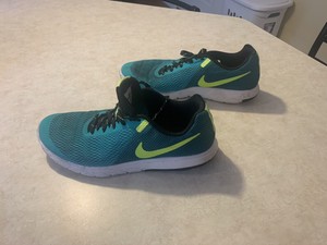 tenis nike transparente