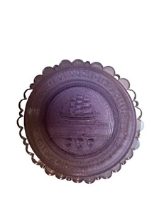 Plato de taza Pairpoint City Of Norfolk VA lila U459 usado - Imagen 1 de 3