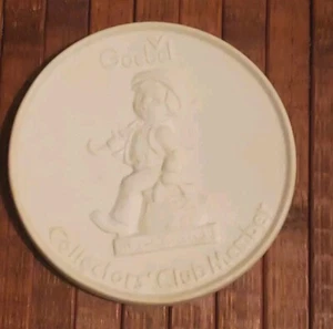 Goebel Collectors Club Member Bisque Disc (1976) M I Hummel West Germany - Picture 1 of 7