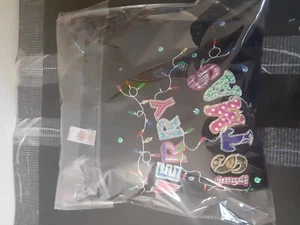 *PREOWN: BLACK CHRISTMAS SWEATSHIRT/SWEATER 'COLORFUL FONT'Sze: M / 8-10 AGE RNE - Picture 1 of 4