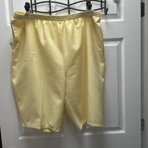 Blair pantaloncino donna giallo pull on. Taglia 3X - Foto 1 di 4