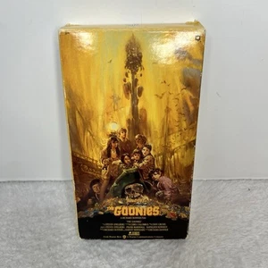 The Goonies Slipsleeve VHS 1986 1st Release No Barcode - Picture 1 of 7
