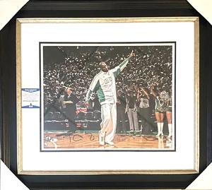 Authentic Kevin Garnett "Final Wave" Autographed 26" x 30" Picture With BAS COA - Picture 1 of 5