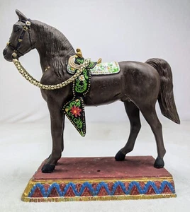 Metall Pferd Statue auf Sockel handbemalt Kunst Westernsattel ausgefallene Zügel 70er Vintage - Bild 1 von 24