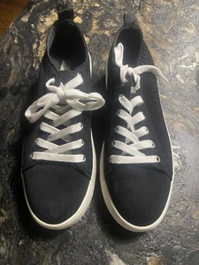 Steve Madden Court Sneaker Ladies Sz 9 - Picture 1 of 7