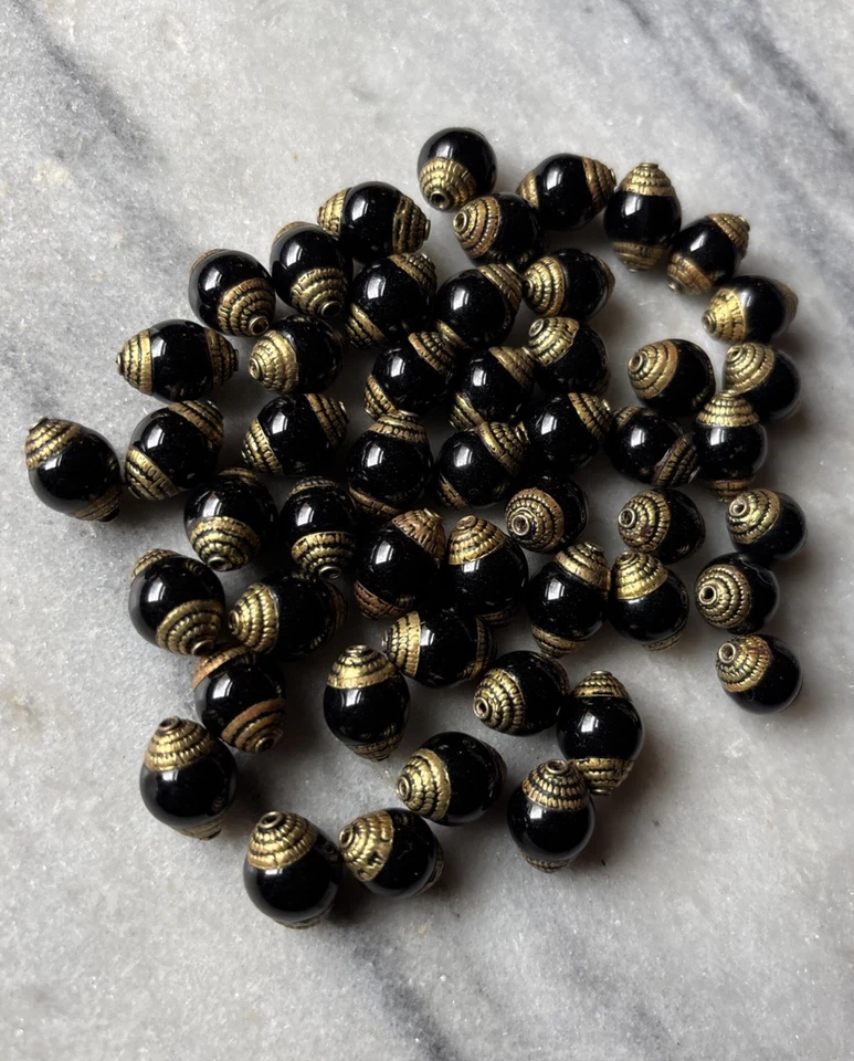 48 pcs Black Onyx Beads Set in Tibetan Repousse Brass Caps 13x10mm CC131 - Image 1 of 1