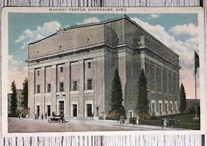 Masonic Temple Davenport Iowa Vintage 1920s Old Cars Fashion Postcard - Picture 1 of 2