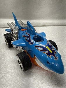 Hot Wheels 9" Monster Action Sharkruiser Working & Makes Noises Etc - Picture 1 of 4