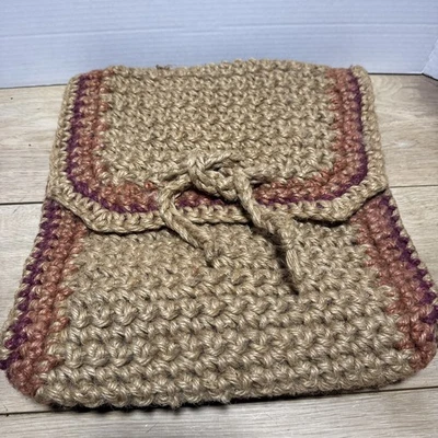 Mochila Cartera Crochet Hecha a Mano Natural con Salmón y Vino Borde Yute Foto 1 de 4