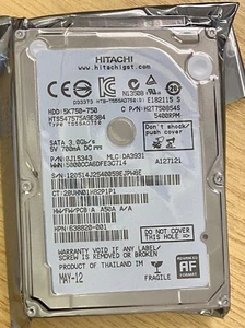 Hitachi 750GB 5K750-750 HTS547575A9E384 0J15343 Laptop 2,5" SATA Festplatte - Bild 1 von 2
