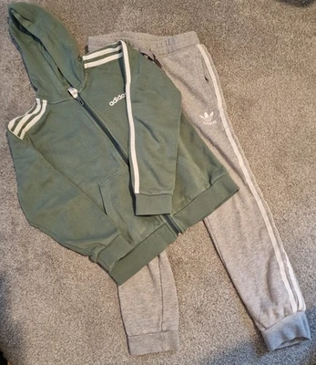 Adidas Ragazzo Grigio Verde Maglia Giacca Joggers Jogging Set Tuta Età 9-10  - Immagine 1 di 4
