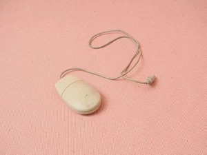 Apple Desktop Bus Mouse II ADB Beige Vintage for Macintosh Classic SE IIgs M2706 - Picture 1 of 6