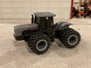 custom 1/64 AGCOSTAR 8425 4WD tractor w/ duals - Picture 1 of 6
